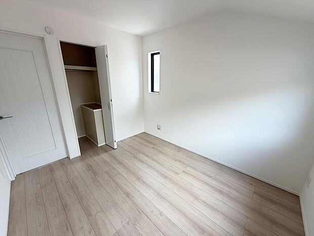 ☆各部屋大型収納完備☆子供部屋・主寝室にお好きにコーディネートしよう！！