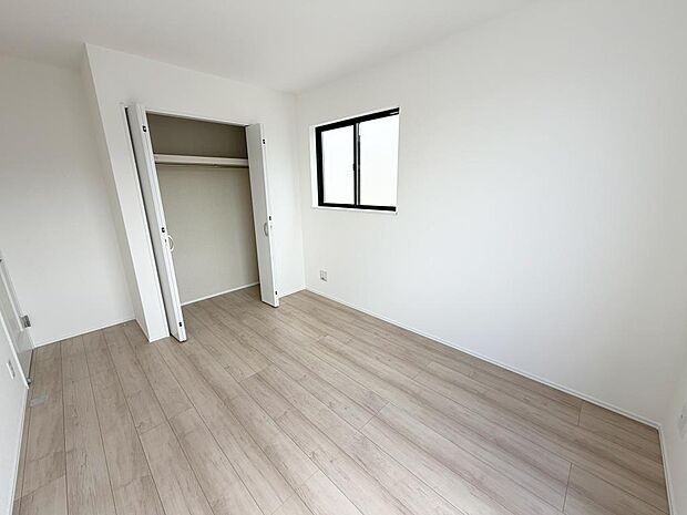 ☆各部屋大型収納完備☆子供部屋・主寝室にお好きにコーディネートしよう！！