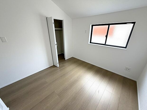 ☆各部屋大型収納完備☆子供部屋・主寝室にお好きにコーディネートしよう!!