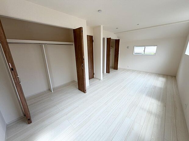 ☆各部屋大型収納完備☆子供部屋・主寝室にお好きにコーディネートしよう!!