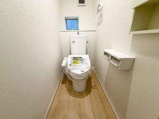☆ウレシイシャワートイレ☆1階・2階に完備!パパとのトイレ争いに終止符!!
