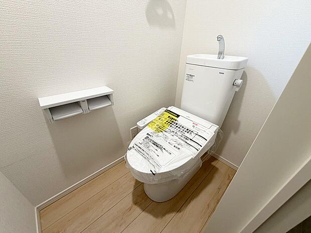 ☆ウレシイシャワートイレ☆1階・2階に完備!パパとのトイレ争いに終止符!!