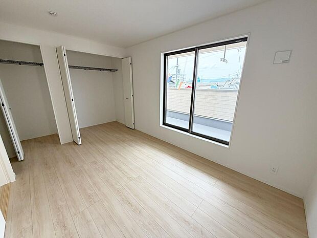 ☆各部屋大型収納完備☆子供部屋・主寝室にお好きにコーディネートしよう!!