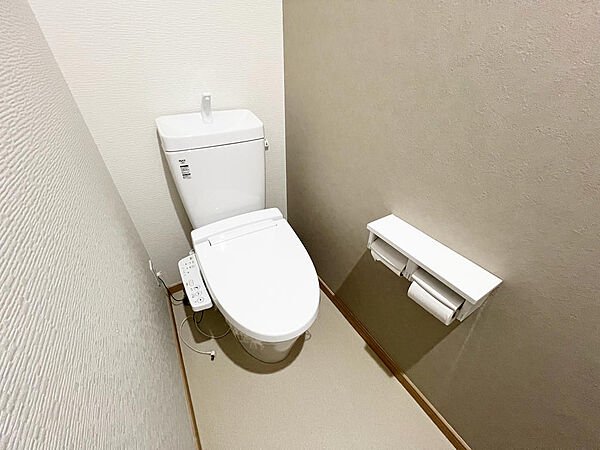 ☆ウレシイシャワートイレ☆1階・2階に完備！パパとのトイレ争いに終止符！！