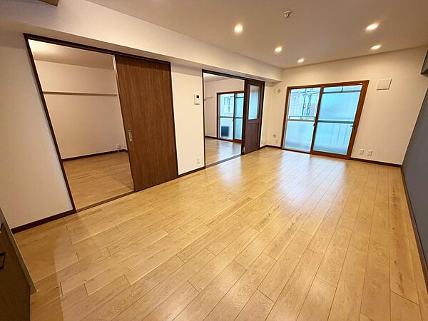☆大変明るいリビング☆広々した空間で家族との大切な時間をお過ごしください！！