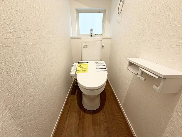 ☆ウレシイシャワートイレ☆1階・2階に完備!パパとのトイレ争いに終止符!!