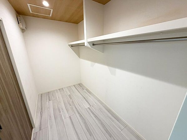 ☆ウォークインクローゼット☆テレワーク・趣味部屋でも！！