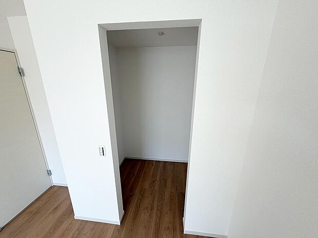 ☆ウォークインクローゼット☆テレワーク・趣味部屋でも!!