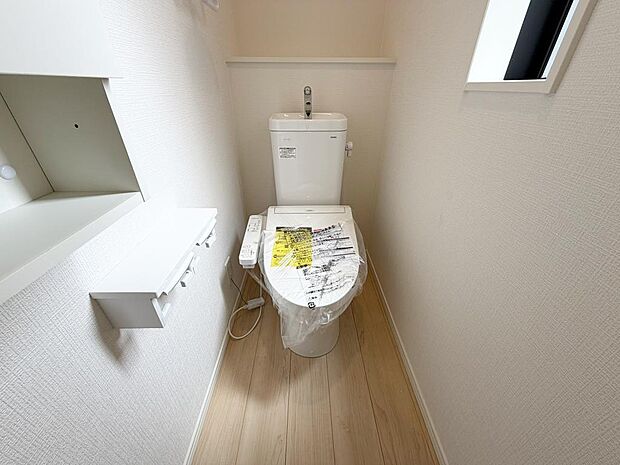 ☆ウレシイシャワートイレ☆1階・2階に完備!パパとのトイレ争いに終止符!!