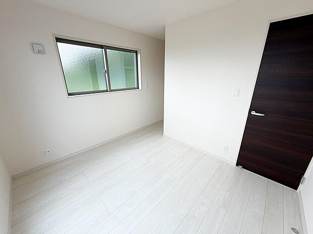 ☆各部屋大型収納完備☆子供部屋・主寝室にお好きにコーディネートしよう!!