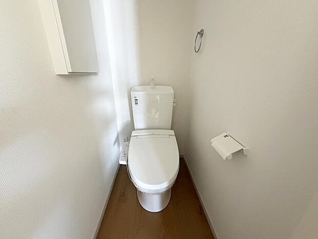 ☆ウレシイシャワートイレ☆1階・2階に完備!パパとのトイレ争いに終止符!!