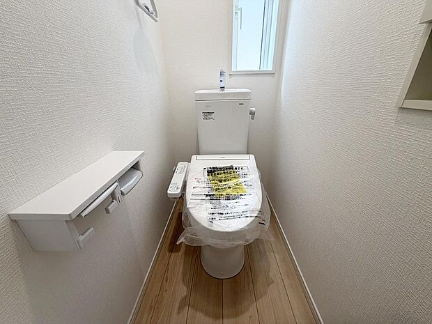 ☆ウレシイシャワートイレ☆1階・2階に完備!パパとのトイレ争いに終止符!!