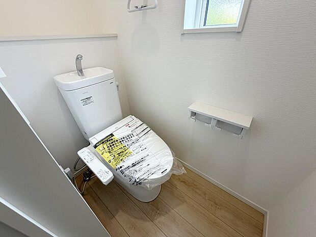 ☆ウレシイシャワートイレ☆1階・2階に完備!パパとのトイレ争いに終止符!!