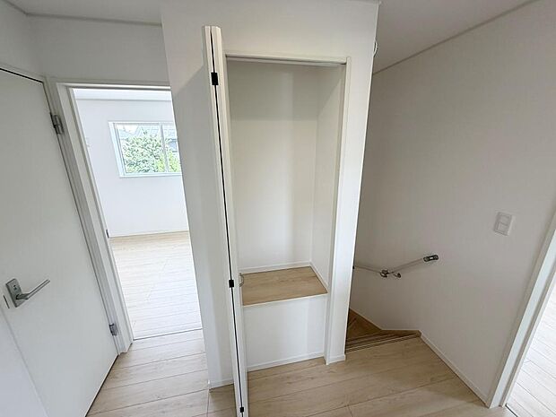 ☆2階☆廊下にある収納☆