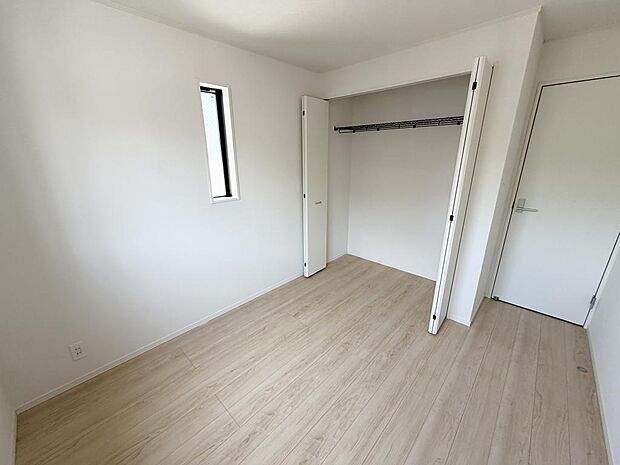 ☆各部屋大型収納完備☆子供部屋・主寝室にお好きにコーディネートしよう!!
