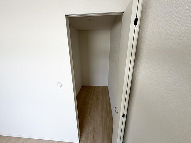 ☆ウォークインクローゼット☆テレワーク・趣味部屋でも!!
