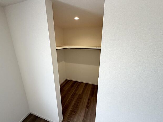 ☆ウォークインクローゼット☆テレワーク・趣味部屋でも!!