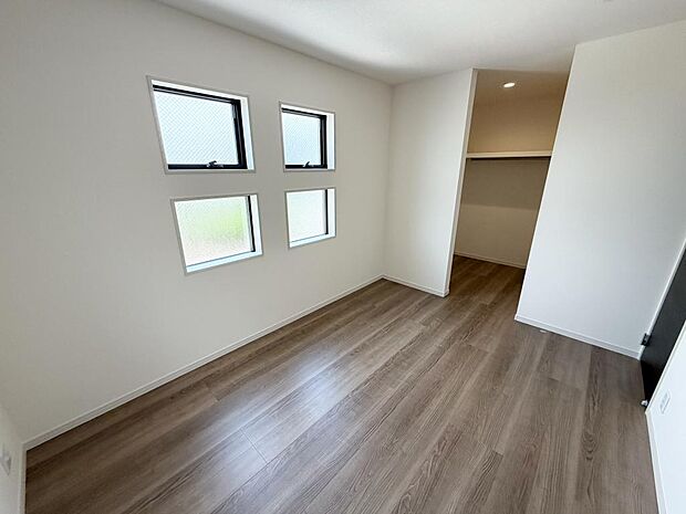 ☆各部屋大型収納完備☆子供部屋・主寝室にお好きにコーディネートしよう!!