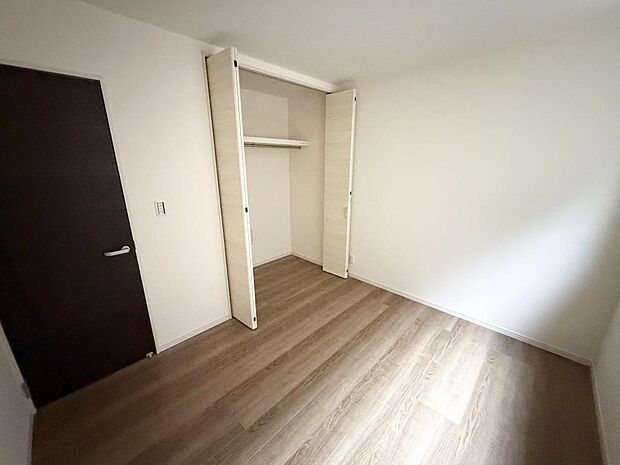 ☆各部屋大型収納完備☆子供部屋・主寝室にお好きにコーディネートしよう!!