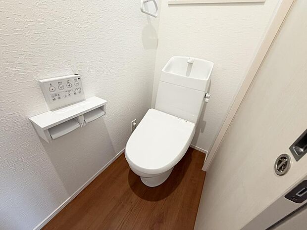 ☆ウレシイシャワートイレ☆1階・2階に完備!パパとのトイレ争いに終止符!!