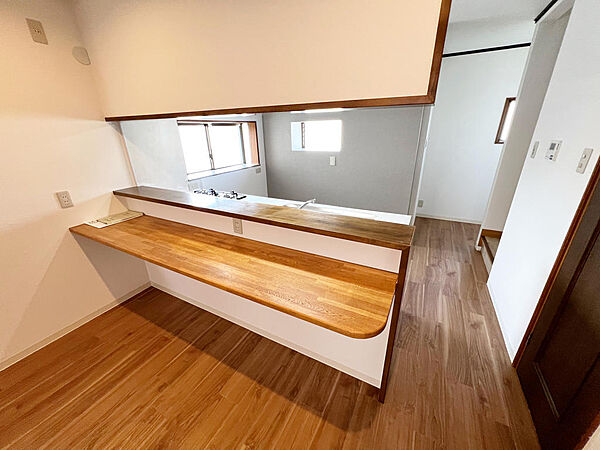 ☆新品☆大型のシステムキッチン☆対面式ですので家族と会話しながら楽しくクッキング！！