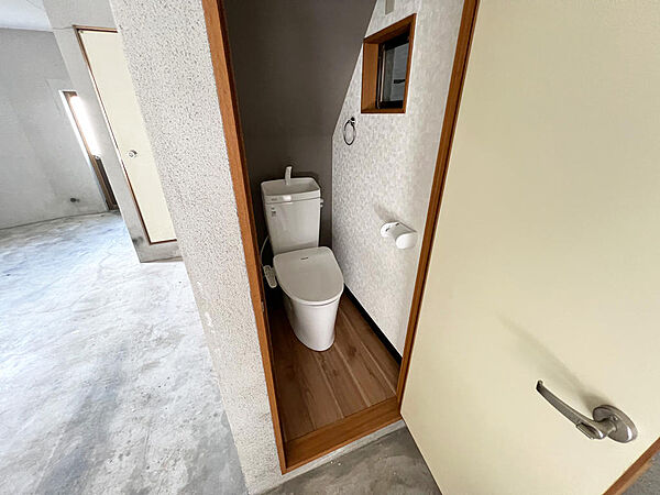 ☆新品☆ウレシイシャワートイレ☆1階・2階に完備！パパとのトイレ争いに終止符！！