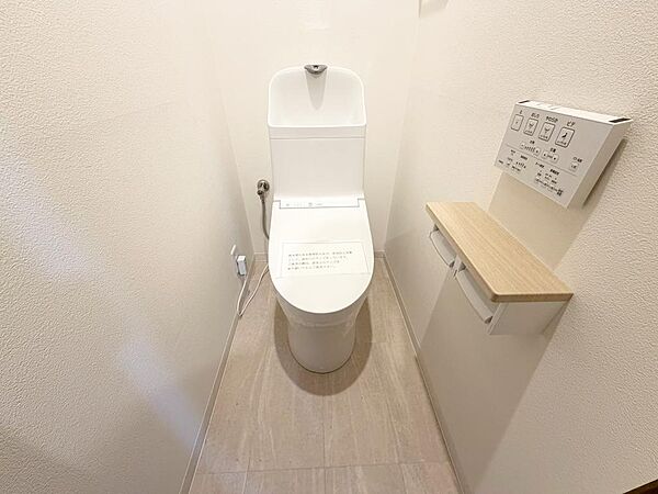 ☆新品☆ウレシイシャワートイレ☆1階・2階に完備！パパとのトイレ争いに終止符！！