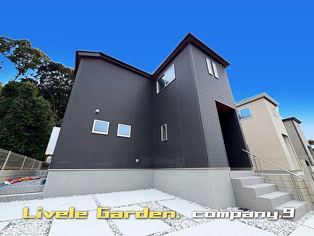 ☆現地外観写真☆４号棟☆長期優良住宅☆BELS☆子育てに適した住環境☆土地33坪☆車２台OK☆日当たり良好☆閑静な住宅街☆SIC・WIC☆南東向きバルコニー☆小・中学校まで徒歩７分圏内☆前道6.3ｍ☆