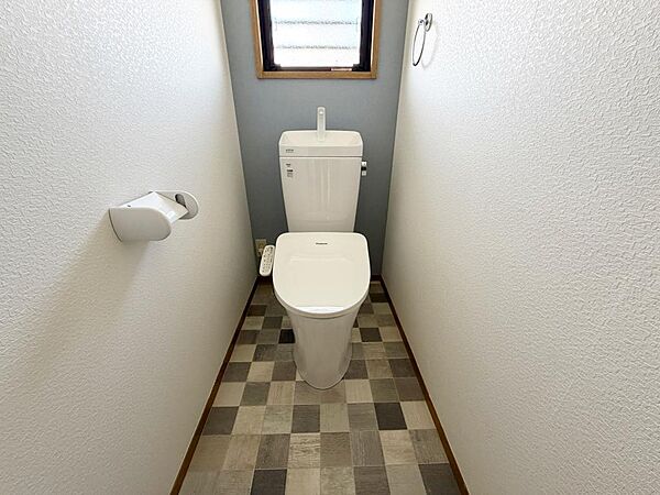 ☆新品☆ウレシイシャワートイレ☆1階・2階に完備！パパとのトイレ争いに終止符！！