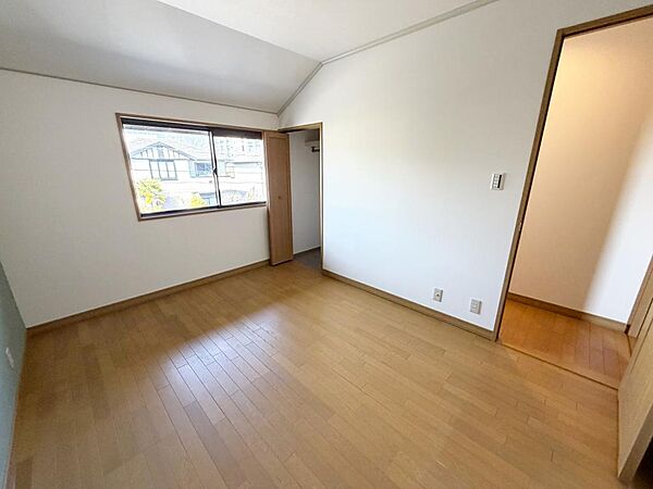 ☆各部屋大型収納完備☆子供部屋・主寝室にお好きにコーディネートしよう！！