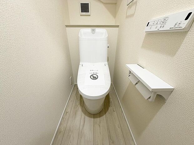 ☆ウレシイシャワートイレ☆1階・2階に完備！パパとのトイレ争いに終止符！！