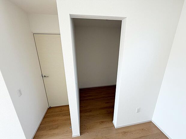 ☆ウォークインクローゼット☆テレワーク・趣味部屋でも!!