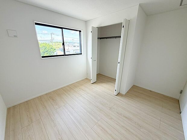☆各部屋大型収納完備☆子供部屋・主寝室にお好きにコーディネートしよう!!