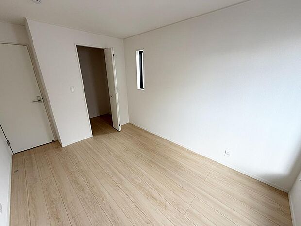 ☆各部屋大型収納完備☆子供部屋・主寝室にお好きにコーディネートしよう！！