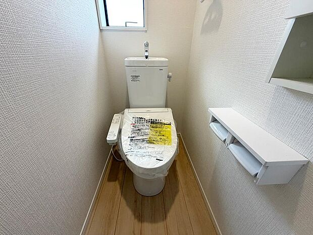 ☆ウレシイシャワートイレ☆1階・2階に完備！パパとのトイレ争いに終止符！！