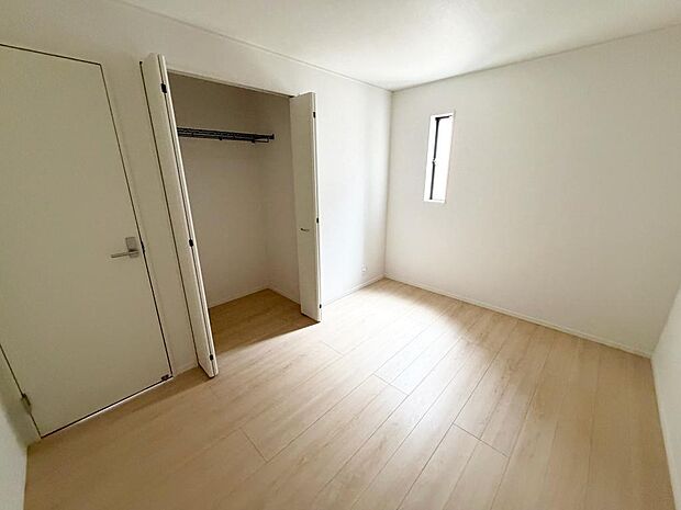 ☆各部屋大型収納完備☆子供部屋・主寝室にお好きにコーディネートしよう！！