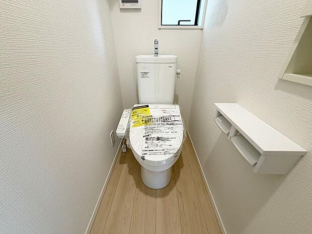 ☆ウレシイシャワートイレ☆1階・2階に完備！パパとのトイレ争いに終止符！！