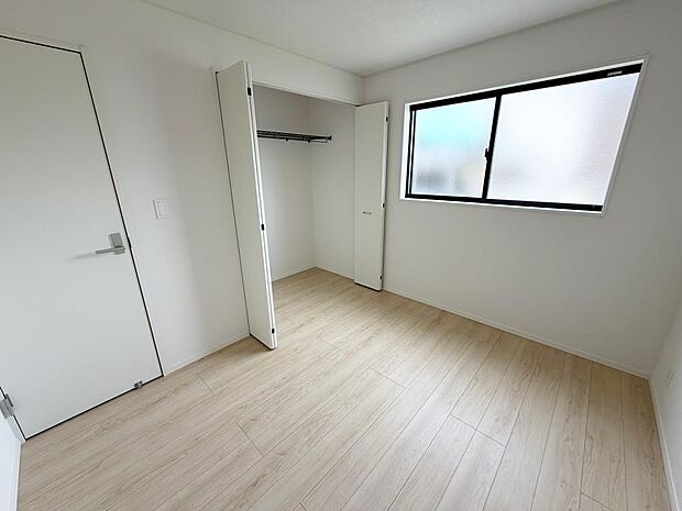 ☆各部屋大型収納完備☆子供部屋・主寝室にお好きにコーディネートしよう！！