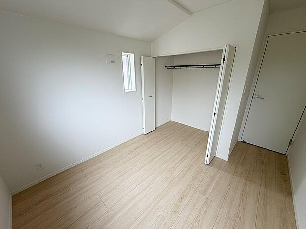 ☆各部屋大型収納完備☆子供部屋・主寝室にお好きにコーディネートしよう！！