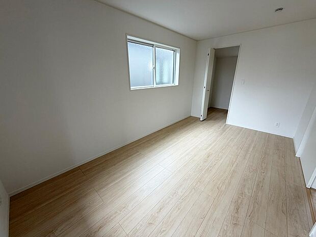 ☆各部屋大型収納完備☆子供部屋・主寝室にお好きにコーディネートしよう！！