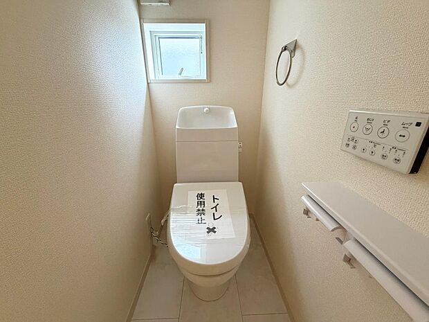 ☆ウレシイシャワートイレ☆1階・2階に完備!パパとのトイレ争いに終止符!!