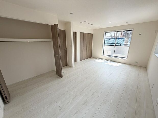 ☆各部屋大型収納完備☆子供部屋・主寝室にお好きにコーディネートしよう!!