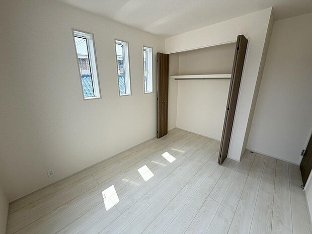 ☆各部屋大型収納完備☆子供部屋・主寝室にお好きにコーディネートしよう!!