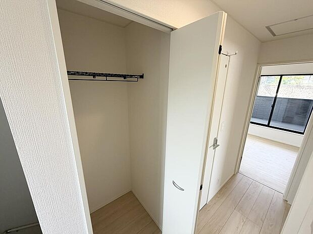 ☆２階☆廊下にある収納☆