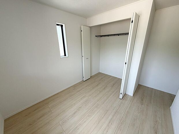 ☆各部屋大型収納完備☆子供部屋・主寝室にお好きにコーディネートしよう！！