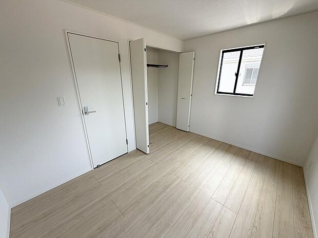 ☆各部屋大型収納完備☆子供部屋・主寝室にお好きにコーディネートしよう！！