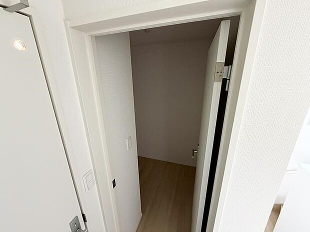 ☆プラス1部屋☆収納・テレワーク・スタディルームに最適！！