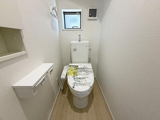 ☆ウレシイシャワートイレ☆1階・2階に完備！パパとのトイレ争いに終止符！！