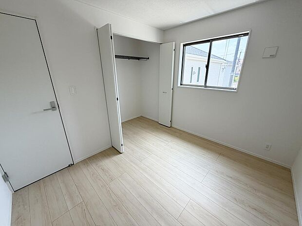 ☆各部屋大型収納完備☆子供部屋・主寝室にお好きにコーディネートしよう！！