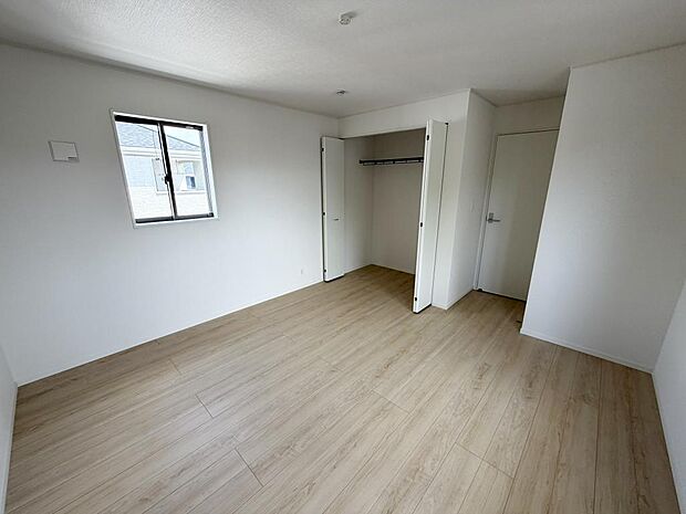 ☆各部屋大型収納完備☆子供部屋・主寝室にお好きにコーディネートしよう！！